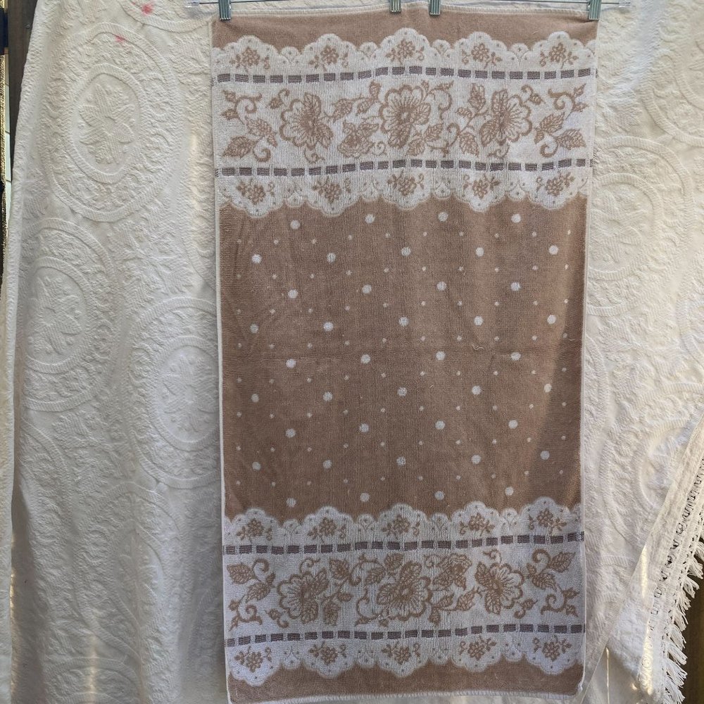 Vintage 60s FIELCREST FLORAL Polka Dot Tan White Bath TOWEL